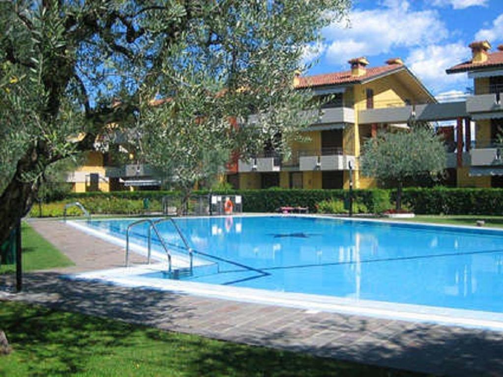 Ferienwohnung Discovery Flat With Pool & Bikes Sirmione Exterior foto