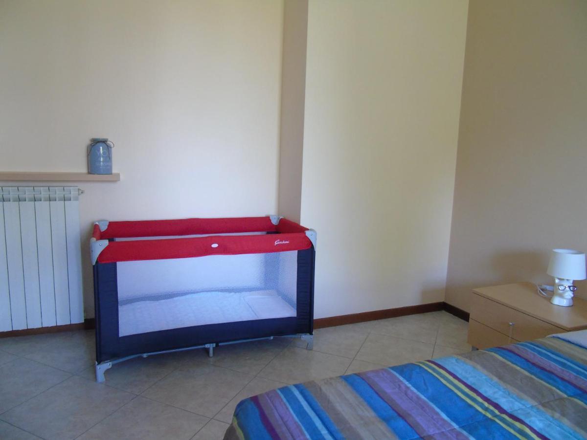 Ferienwohnung Discovery Flat With Pool & Bikes Sirmione Exterior foto