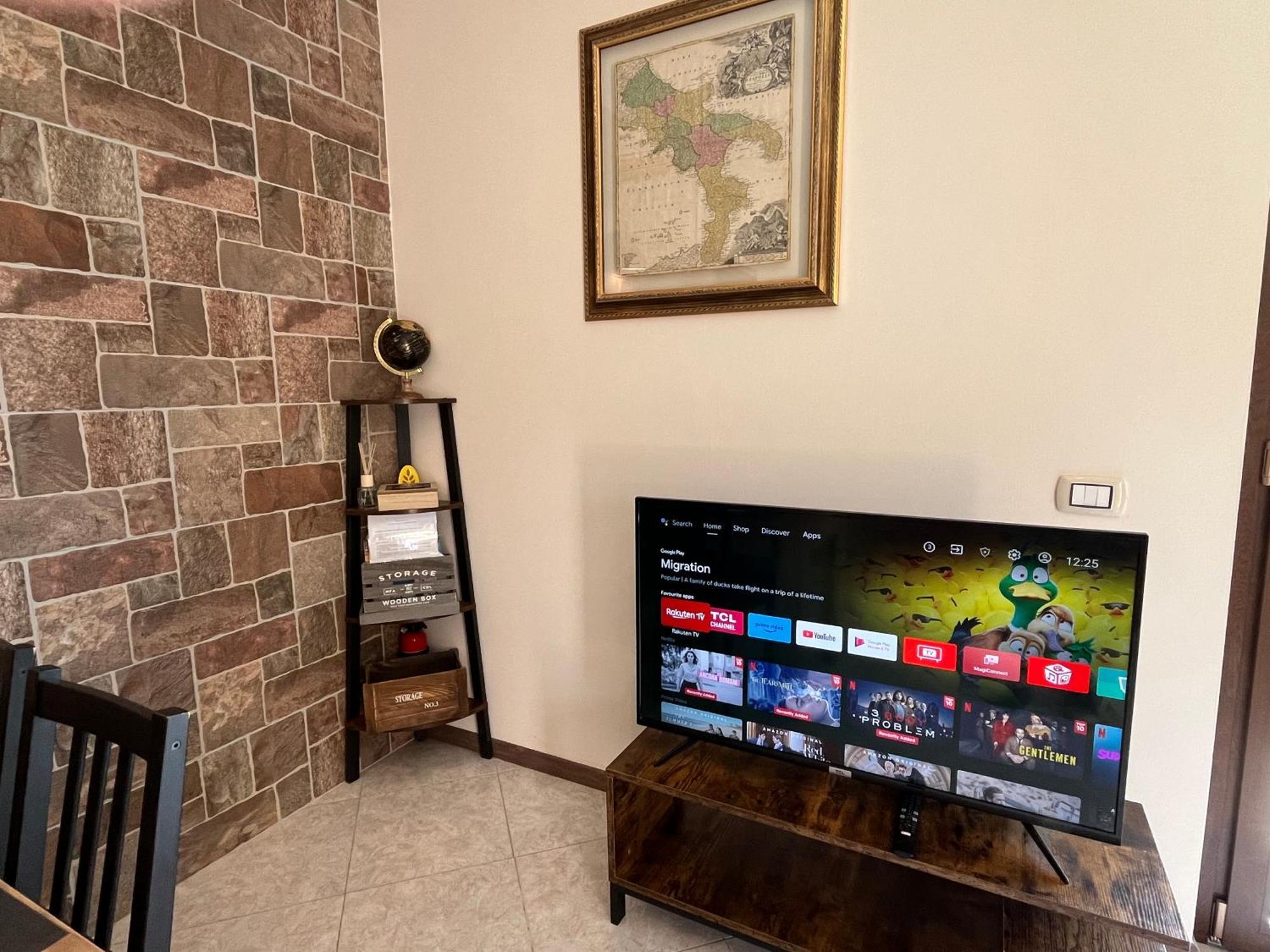 Ferienwohnung Discovery Flat With Pool & Bikes Sirmione Exterior foto