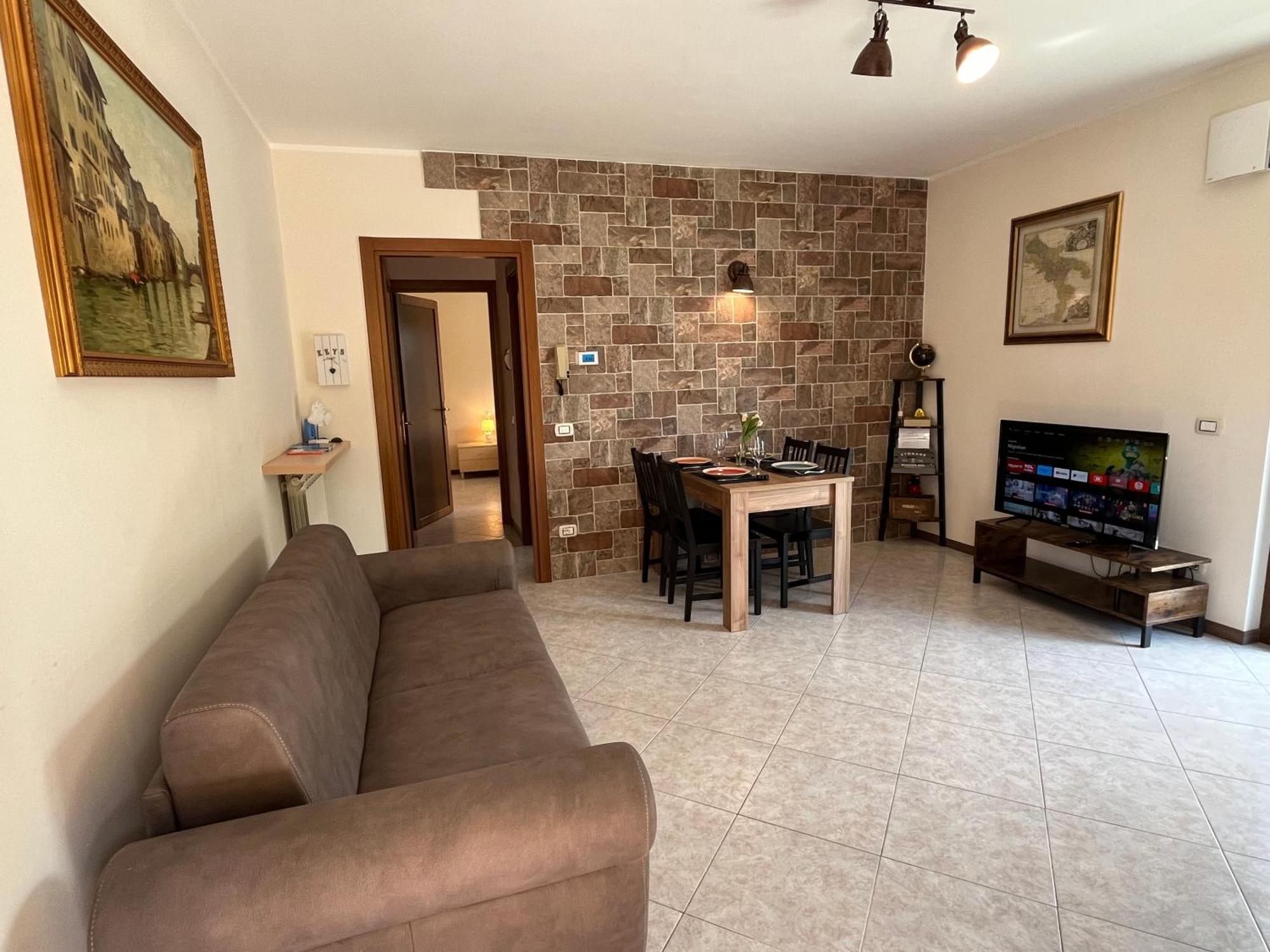 Ferienwohnung Discovery Flat With Pool & Bikes Sirmione Exterior foto